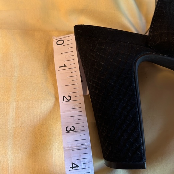 Anne Klein black suede platform sandals - Picture 5 of 6